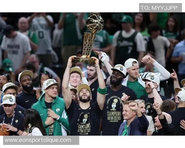 塔图姆回忆夺冠游行时刻期待未来更多辉煌时刻