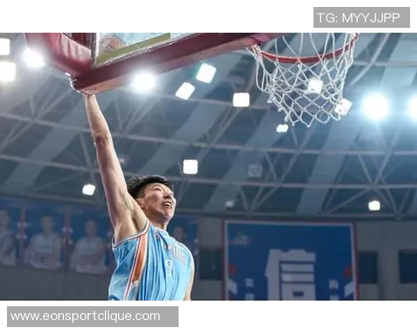 周琦内线强攻首开记录展现实力随即再度发力制造杀伤